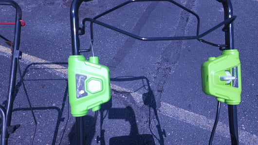 Greenworks 40V 21-inch Brushless Self-Propelled Lawn Mower W/5.0 Ah Battery & Charger! (NEW)

-Brand new, but is missing the Mulcher & side discharge attatments, photos shown!