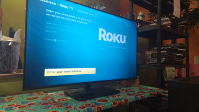 Hisense 50" Class 4K UHD LED LCD Roku Smart TV! (USED)