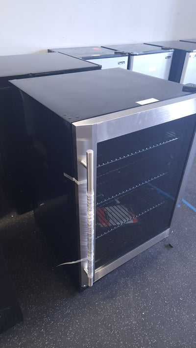 Magic Chef Beverage 23.4 in. 154 (12 oz.) Can Beverage Cooler, Stainless Steel!

-Brand new, does have one very small indent of the right side, photos shown

-CLEARANCE ITEM!!! - AUTOMATICALLY 20% OFF AT CHECKOUT!!! (PRICE AFTER 20% OFF = $299)