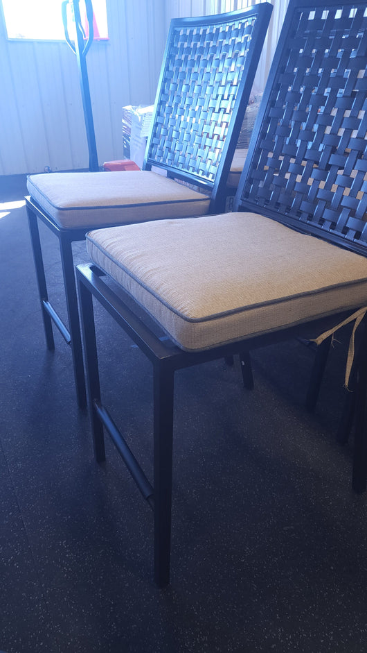 SET OF 8 METAL FRAMED COUNTER HEIGHT OUTDOOR DINING CHAIRS W/CUSHIONS!

-Chairs & Cushions are new never used but were open when shipped, so some have light scratchs, photos shown
