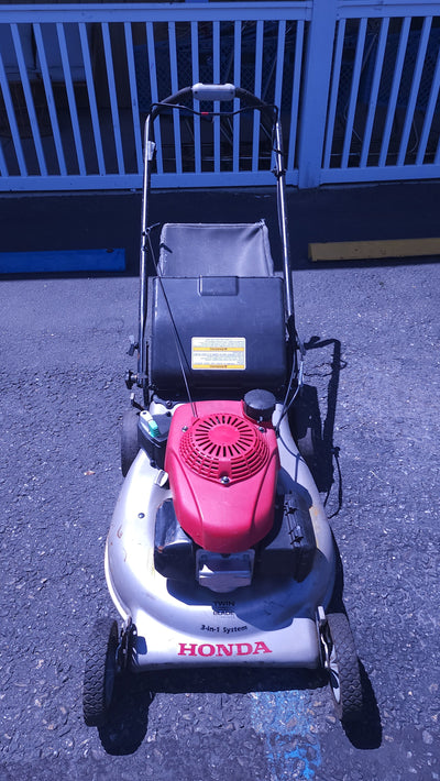 Honda 3-1 Dual Blade Self Proppelled Adjustable Speed Lawn Mower! (USED)

-Used but was tested and works great, starts on first pull