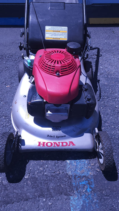 Honda 3-1 Dual Blade Self Proppelled Adjustable Speed Lawn Mower! (USED)

-Used but was tested and works great, starts on first pull