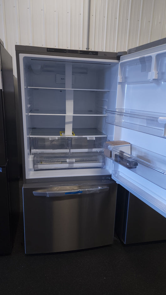 LG 26 cu. ft. Bottom Mount Freezer Refrigerator!

-Brand new, still has original factory plastics