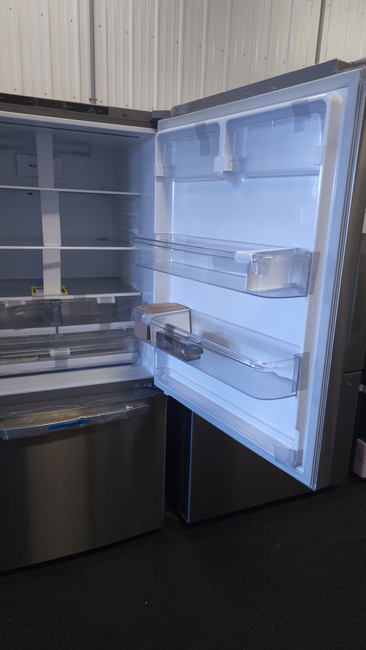 LG 26 cu. ft. Bottom Mount Freezer Refrigerator!

-Brand new, still has original factory plastics