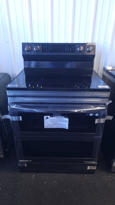 Samsung 6.3 cu. ft. Smart Freestanding Electric Range with Flex Duo Air Fry & Griddle!

-Brand new out of the box, still wrapped in factory plastics