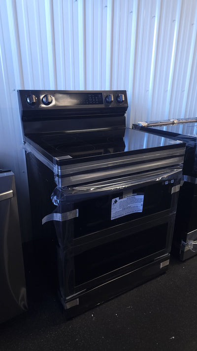 Samsung 6.3 cu. ft. Smart Freestanding Electric Range with Flex Duo Air Fry & Griddle!

-Brand new out of the box, still wrapped in factory plastics