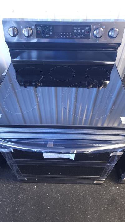 Samsung 6.3 cu. ft. Smart Freestanding Electric Range with Flex Duo Air Fry & Griddle!

-Brand new out of the box, still wrapped in factory plastics