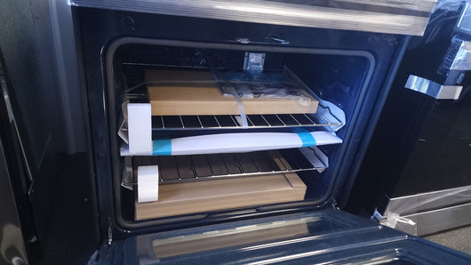 Samsung 6.3 cu. ft. Smart Freestanding Electric Range with Flex Duo Air Fry & Griddle!

-Brand new out of the box, still wrapped in factory plastics