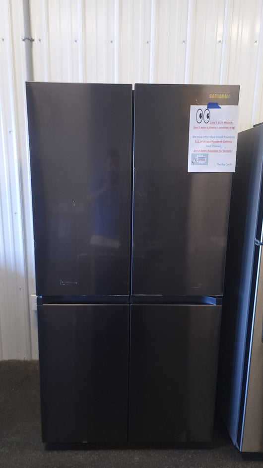 Samsung 23 cu. ft. Smart Counter Depth 4-Door Flex Refrigerator with AutoFill Water Pitcher and Dual Ice Maker, Black Stainless! (SEE DESCRIPTION & PHOTOS)

-Brand new, still have factory plastics