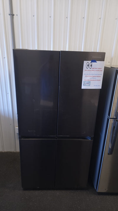 Samsung 23 cu. ft. Smart Counter Depth 4-Door Flex Refrigerator with AutoFill Water Pitcher and Dual Ice Maker, Black Stainless! (SEE DESCRIPTION & PHOTOS)

-Brand new, still have factory plastics