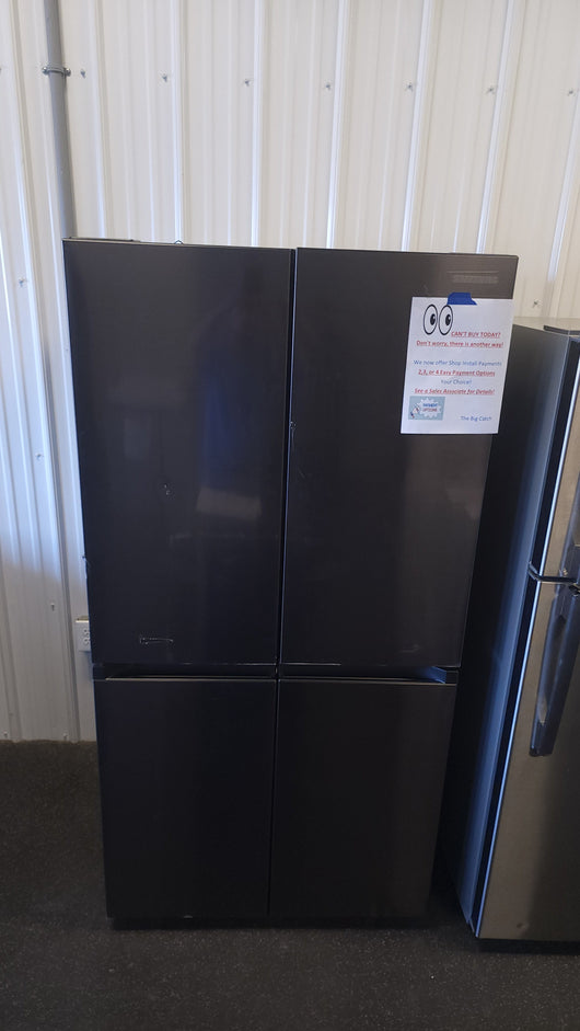 Samsung 23 cu. ft. Smart Counter Depth 4-Door Flex Refrigerator with AutoFill Water Pitcher and Dual Ice Maker, Black Stainless! (SEE DESCRIPTION & PHOTOS)

-Brand new, still have factory plastics
