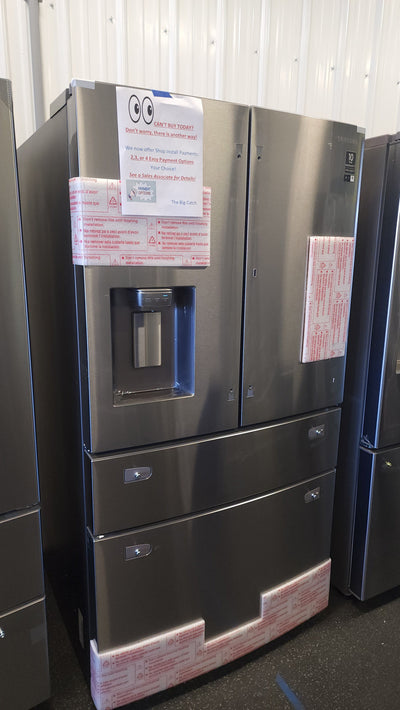 Samsung 28 cu. ft. 4-Door French Door Refrigerator with Food Showcase and External Water and Ice Dispenser!

-Brand new, covered in factory plastics - PLEASE NOTE: THERE IS A VERY SMALL FINGER SIZED INDENT ON THE FIRST DRAWER, PHOTOS SHOWN