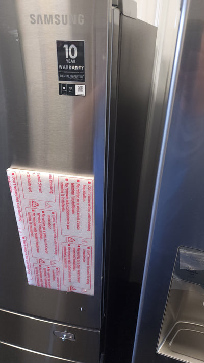 Samsung 28 cu. ft. 4-Door French Door Refrigerator with Food Showcase and External Water and Ice Dispenser!

-Brand new, covered in factory plastics - PLEASE NOTE: THERE IS A VERY SMALL FINGER SIZED INDENT ON THE FIRST DRAWER, PHOTOS SHOWN
