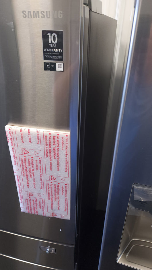 Samsung 28 cu. ft. 4-Door French Door Refrigerator with Food Showcase and External Water and Ice Dispenser!

-Brand new, covered in factory plastics - PLEASE NOTE: THERE IS A VERY SMALL FINGER SIZED INDENT ON THE FIRST DRAWER, PHOTOS SHOWN