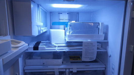 Samsung 28 cu. ft. 4-Door French Door Refrigerator with Food Showcase and External Water and Ice Dispenser!

-Brand new, covered in factory plastics - PLEASE NOTE: THERE IS A VERY SMALL FINGER SIZED INDENT ON THE FIRST DRAWER, PHOTOS SHOWN