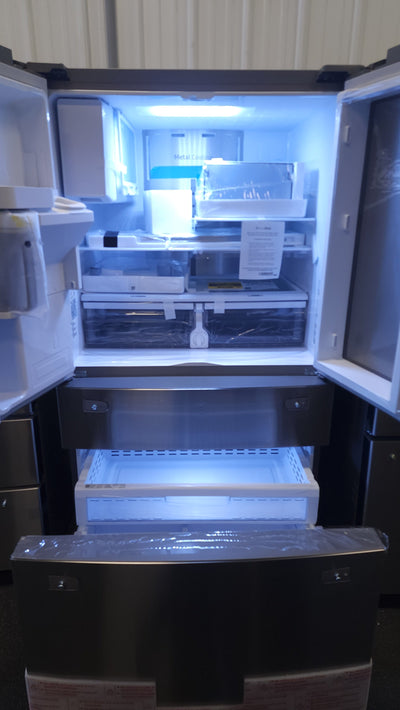 Samsung 28 cu. ft. 4-Door French Door Refrigerator with Food Showcase and External Water and Ice Dispenser!

-Brand new, covered in factory plastics - PLEASE NOTE: THERE IS A VERY SMALL FINGER SIZED INDENT ON THE FIRST DRAWER, PHOTOS SHOWN