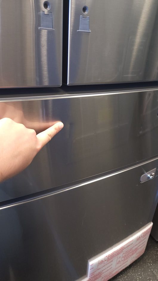 Samsung 28 cu. ft. 4-Door French Door Refrigerator with Food Showcase and External Water and Ice Dispenser!

-Brand new, covered in factory plastics - PLEASE NOTE: THERE IS A VERY SMALL FINGER SIZED INDENT ON THE FIRST DRAWER, PHOTOS SHOWN
