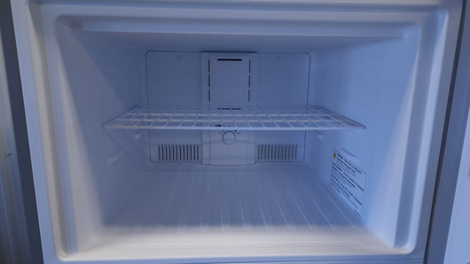GE 18.3 cu. ft. Top-Freezer Refrigerator! (LIGHTLY USED)

-Lightly Used, very clean and works great (Does also gave a dent on the front face Door, photos shown)
