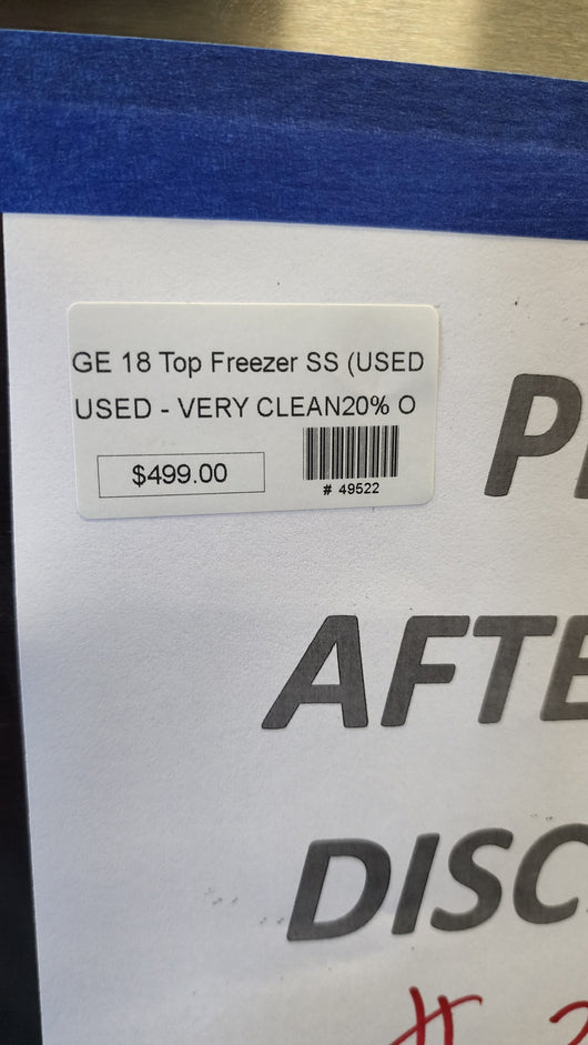 GE 18.3 cu. ft. Top-Freezer Refrigerator! (LIGHTLY USED)

-Lightly Used, very clean and works great (Does also gave a dent on the front face Door, photos shown)