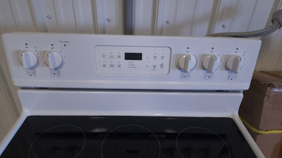 Frigidaire Smooth Top Digital 5 Burner Stove! (USED)

 -$199 after 20 percent discount at checkout 