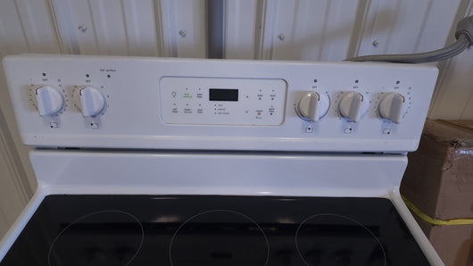 Frigidaire Smooth Top Digital 5 Burner Stove! (USED)

 -$199 after 20 percent discount at checkout 