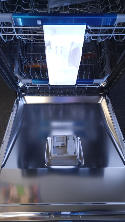 LG Top Control Dishwasher with Glide Rail and Energy Star Qualified!

-Brand new out of the box