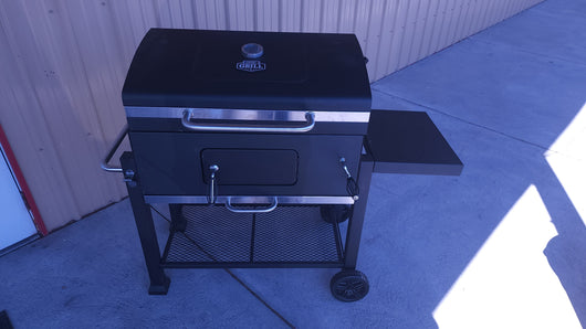 Expert Grill Heavy Duty 32 inch Charcoal Grill , Black!

-Brand new and assembled (Does have some light/small scratchs from shipping, photos shown)