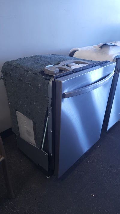 Samsung Top Control 48dBA Dishwasher with StormWash Cleaning and AutoRelease Door! (USED - VERY CLEAN)

-CLEARANCE ITEM!!!   -   AUTOMATICALLY 20% OFF AT CHECKOUT!!  -  (PRICE AFTER 20% = $199.00)