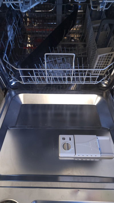 Samsung Top Control 48dBA Dishwasher with StormWash Cleaning and AutoRelease Door! (USED - VERY CLEAN)

-CLEARANCE ITEM!!!   -   AUTOMATICALLY 20% OFF AT CHECKOUT!!  -  (PRICE AFTER 20% = $199.00)