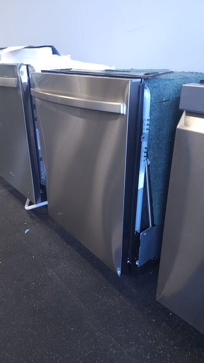 Samsung Top Control 48dBA Dishwasher with StormWash Cleaning and AutoRelease Door! (USED - VERY CLEAN)

-CLEARANCE ITEM!!!   -   AUTOMATICALLY 20% OFF AT CHECKOUT!!  -  (PRICE AFTER 20% = $199.00)