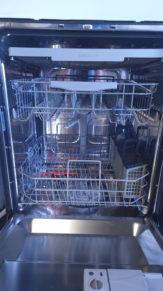 Samsung Top Control 48dBA Dishwasher with StormWash Cleaning and AutoRelease Door! (USED - VERY CLEAN)

-CLEARANCE ITEM!!!   -   AUTOMATICALLY 20% OFF AT CHECKOUT!!  -  (PRICE AFTER 20% = $199.00)