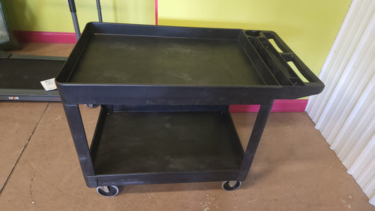 Rubbermaid Heavy Duty 2-Shelf Utility Cart W/lipped Shelf Medium!

-Brand new and assembled