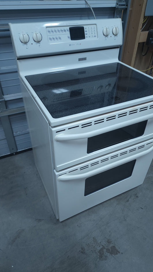 Maytag Gemini Glass Top Stove, White! (USED - VERY CLEAN)

-Was tested and works great,  does have a very small blemish on the left top edge, photos shown
