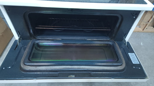 Maytag Gemini Glass Top Stove, White! (USED - VERY CLEAN)

-Was tested and works great,  does have a very small blemish on the left top edge, photos shown