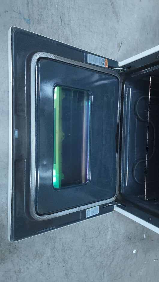 Maytag Gemini Glass Top Stove, White! (USED - VERY CLEAN)

-Was tested and works great,  does have a very small blemish on the left top edge, photos shown