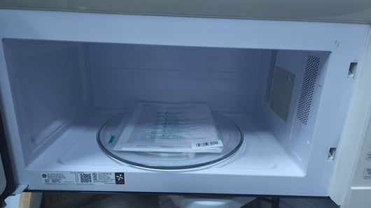 General Electric Over The Range Microwave, White! (USED - VERY CLEAN!)

-Used but was tested and works great