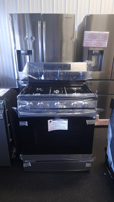 Samsung 6.0 cu. ft. Smart Freestanding Gas Range with No-Preheat Air Fry & Convection!  -Brand new, still has factory plastics  -CLEARANCE ITEM!!!   -   (AUTOMATICALLY 20% OFF AT CHECKOUT!!!   -   (PRICE AFTER 20% OFF = $399