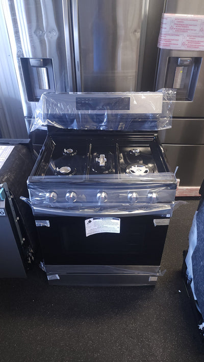 Samsung 6.0 cu. ft. Smart Freestanding Gas Range with No-Preheat Air Fry & Convection!  -Brand new, still has factory plastics  -CLEARANCE ITEM!!!   -   (AUTOMATICALLY 20% OFF AT CHECKOUT!!!   -   (PRICE AFTER 20% OFF = $399