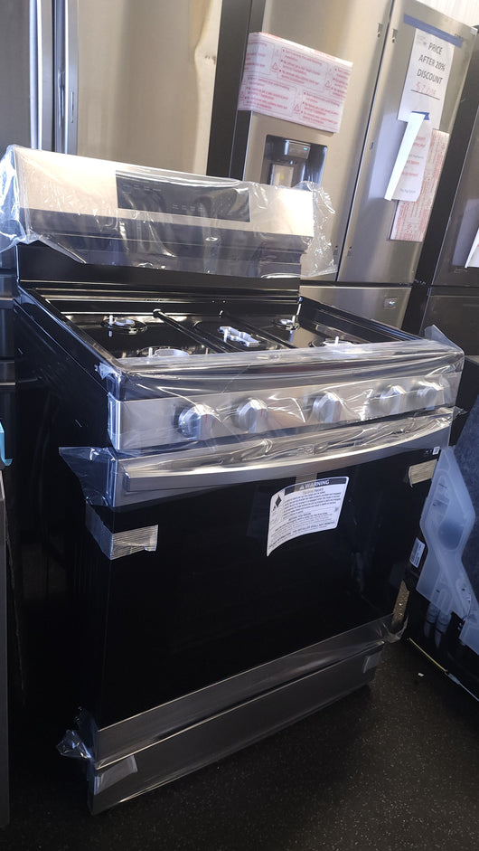Samsung 6.0 cu. ft. Smart Freestanding Gas Range with No-Preheat Air Fry & Convection!  -Brand new, still has factory plastics  -CLEARANCE ITEM!!!   -   (AUTOMATICALLY 20% OFF AT CHECKOUT!!!   -   (PRICE AFTER 20% OFF = $399