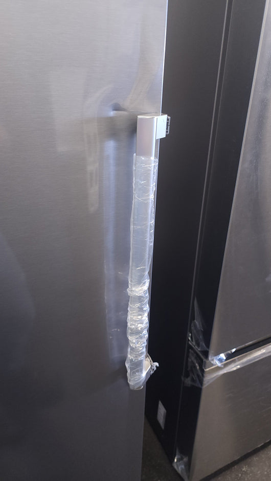 Samsung 11.4 cu. ft. Capacity Convertible Upright Freezer in Stainless!

-Brand new, dented from shipping (Photos shown)

-CLEARANCE ITEM!!!   -   (AUTOMATICALLY 20% OFF AT CHECKOUT!!)  -  (PRICE AFTER 20% OFF = $449.00)