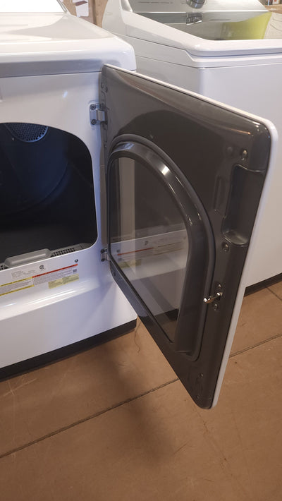 Samsung 5.1 cu. ft. Smart Top Load Washer with AcitveWave Agitator and 7.4 cu. ft. Smart ELECTRIC Dryer with Steam Sanitize+!

-Set is Brand New (Washer was Lightly Dented on The Front Side From Shipping) - (Photos Shown)