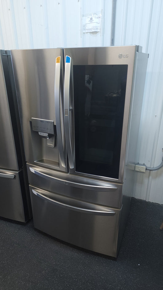 LG 22.5 cu. ft. InstaView Door-in-Door Counter-Depth Refrigerator with Craft Ice!

-Brand new -(Freezer Handle Is lightly Dented From Shipping, Photos Shown)