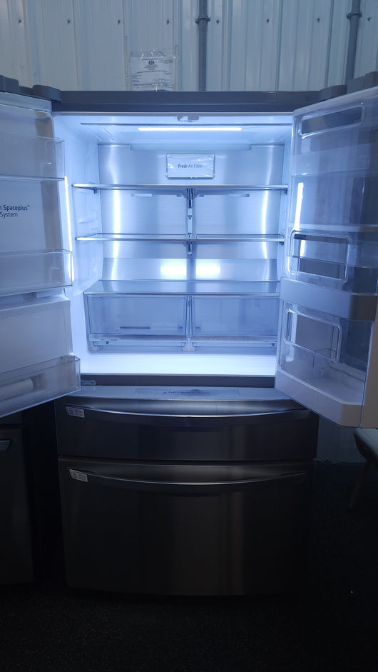 LG 22.5 cu. ft. InstaView Door-in-Door Counter-Depth Refrigerator with Craft Ice!

-Brand new -(Freezer Handle Is lightly Dented From Shipping, Photos Shown)