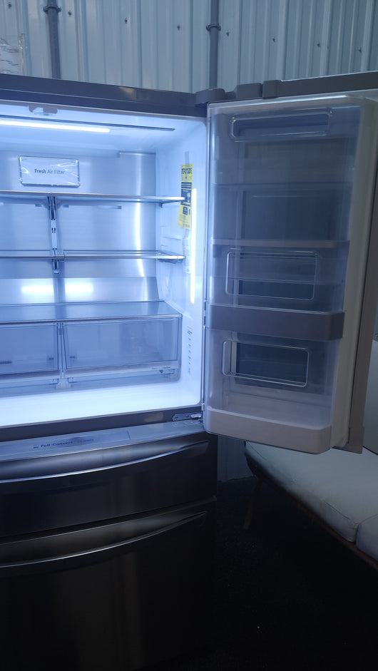 LG 22.5 cu. ft. InstaView Door-in-Door Counter-Depth Refrigerator with Craft Ice!

-Brand new -(Freezer Handle Is lightly Dented From Shipping, Photos Shown)