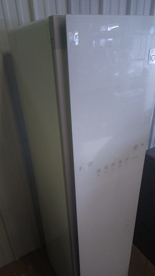 LG Styler Smart Wi-Fi enabled Steam Closet with TrueSteam and Moving Hangers! - (USED - VERY CLEAN)

-Steam closet was tested and works great, is also very clean