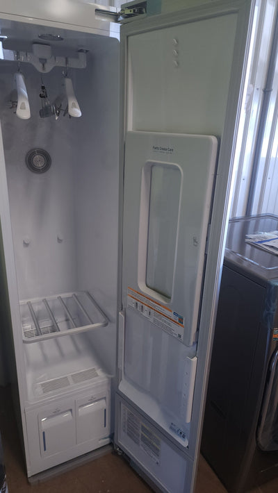 LG Styler Smart Wi-Fi enabled Steam Closet with TrueSteam and Moving Hangers! - (USED - VERY CLEAN)

-Steam closet was tested and works great, is also very clean