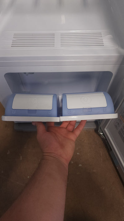 LG Styler Smart Wi-Fi enabled Steam Closet with TrueSteam and Moving Hangers! - (USED - VERY CLEAN)

-Steam closet was tested and works great, is also very clean