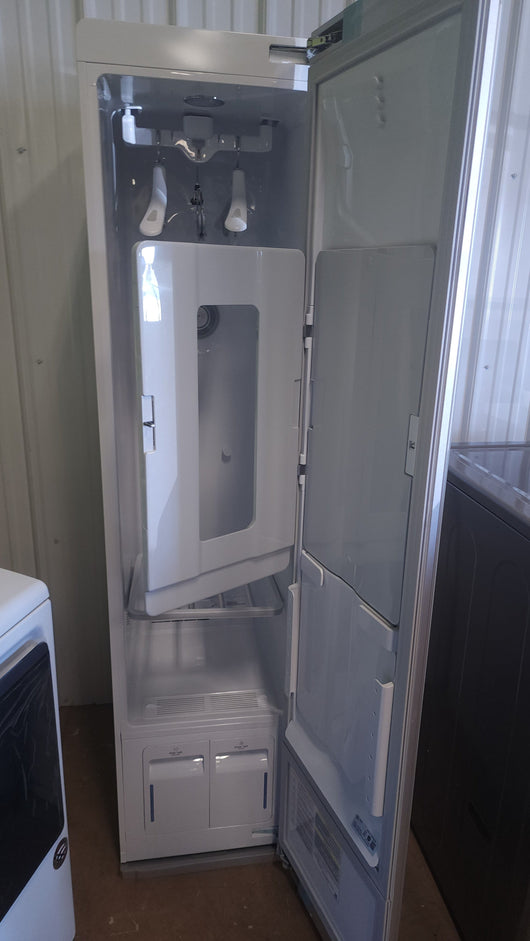 LG Styler Smart Wi-Fi enabled Steam Closet with TrueSteam and Moving Hangers! - (USED - VERY CLEAN)

-Steam closet was tested and works great, is also very clean