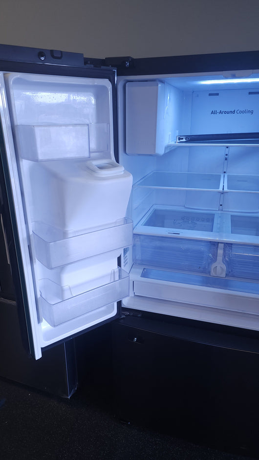 Samsung 26.5 cu. ft. Large Capacity 3-Door French Door Refrigerator with Family Hub and External Water and Ice Dispenser!  -  (USED - VERY CLEAN!)

-Used, but is very clean and works perfectly