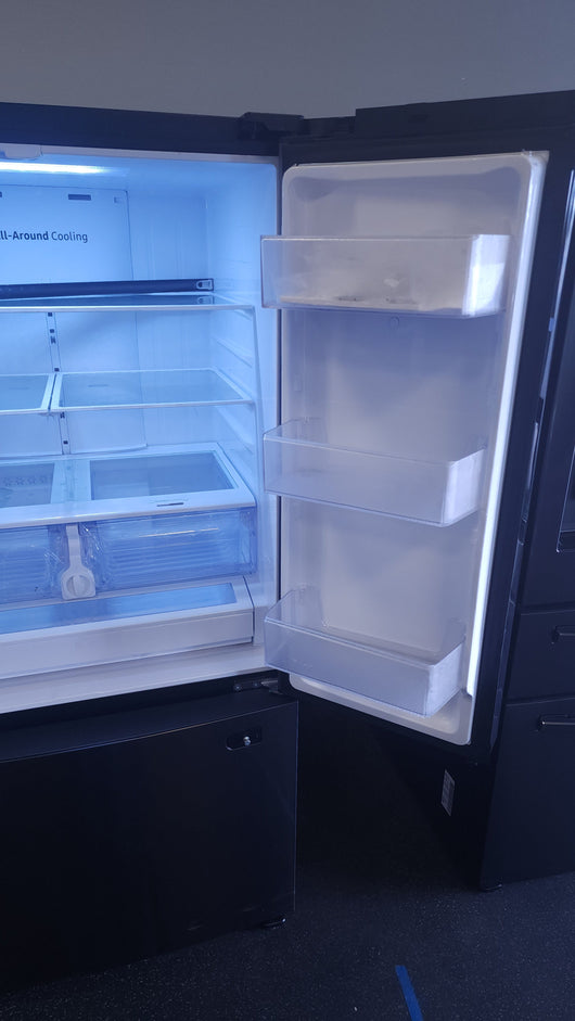 Samsung 26.5 cu. ft. Large Capacity 3-Door French Door Refrigerator with Family Hub and External Water and Ice Dispenser!  -  (USED - VERY CLEAN!)

-Used, but is very clean and works perfectly